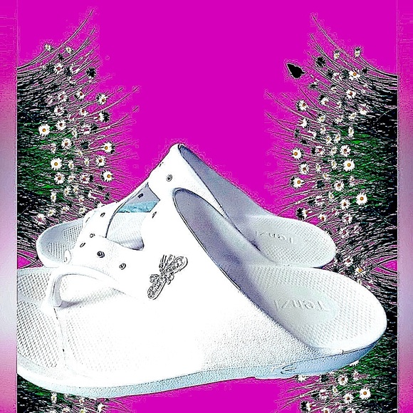 Shoes - Tenzi comfort sandals 8 Fits 8.5-9 white with crystal dragonfly adornments.
